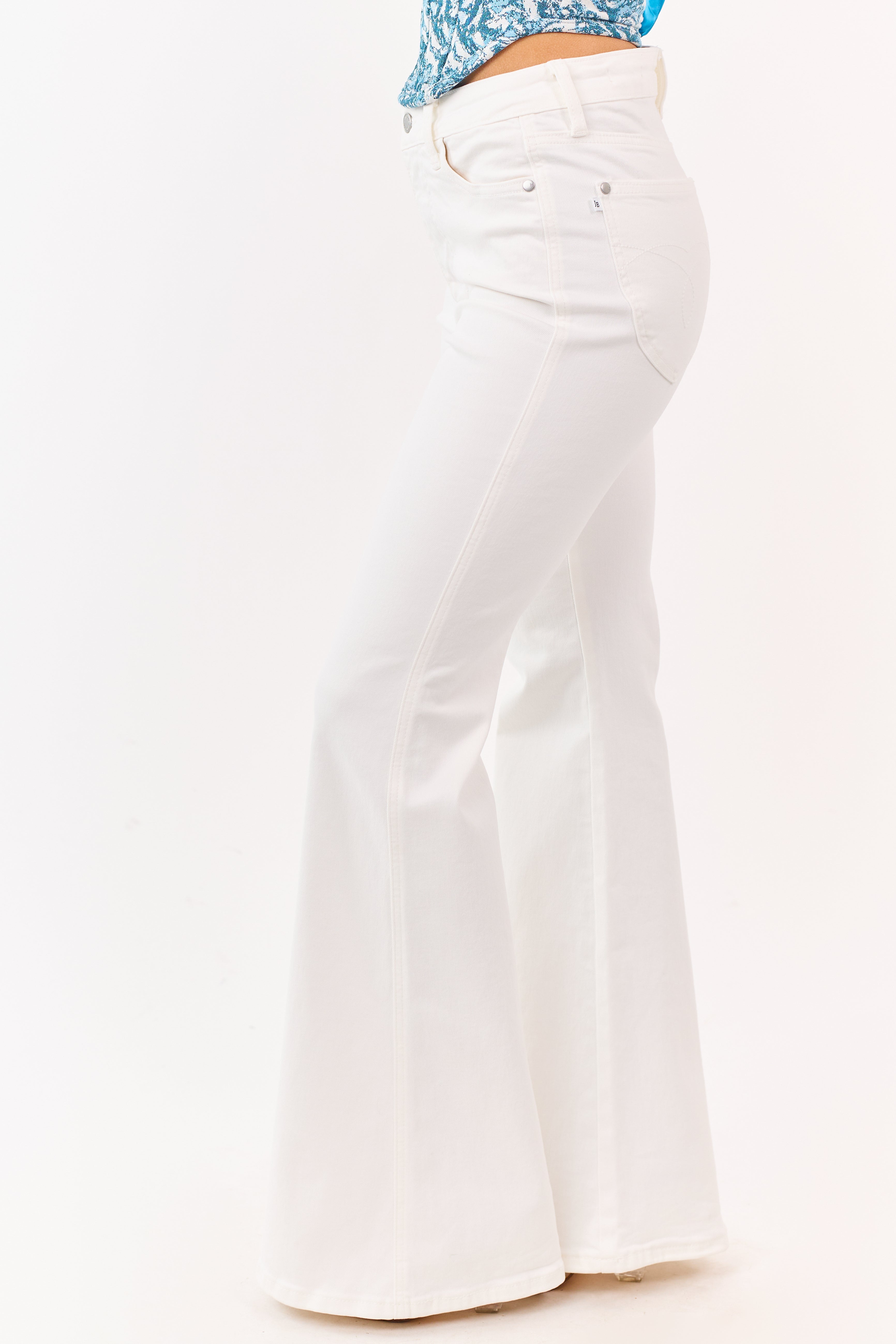 Judy Blue White Tummy Control Stretchy Flare Jeans